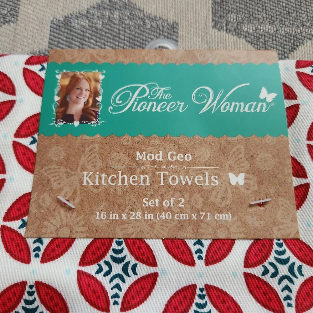 The Pioneer Woman kitchen towels 2-pk and Thyme & Table Spatulas x2